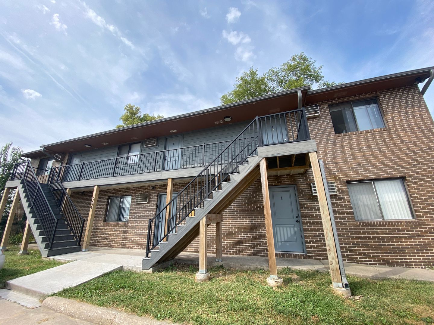 Coralville Apartment: 504 2nd Avenue