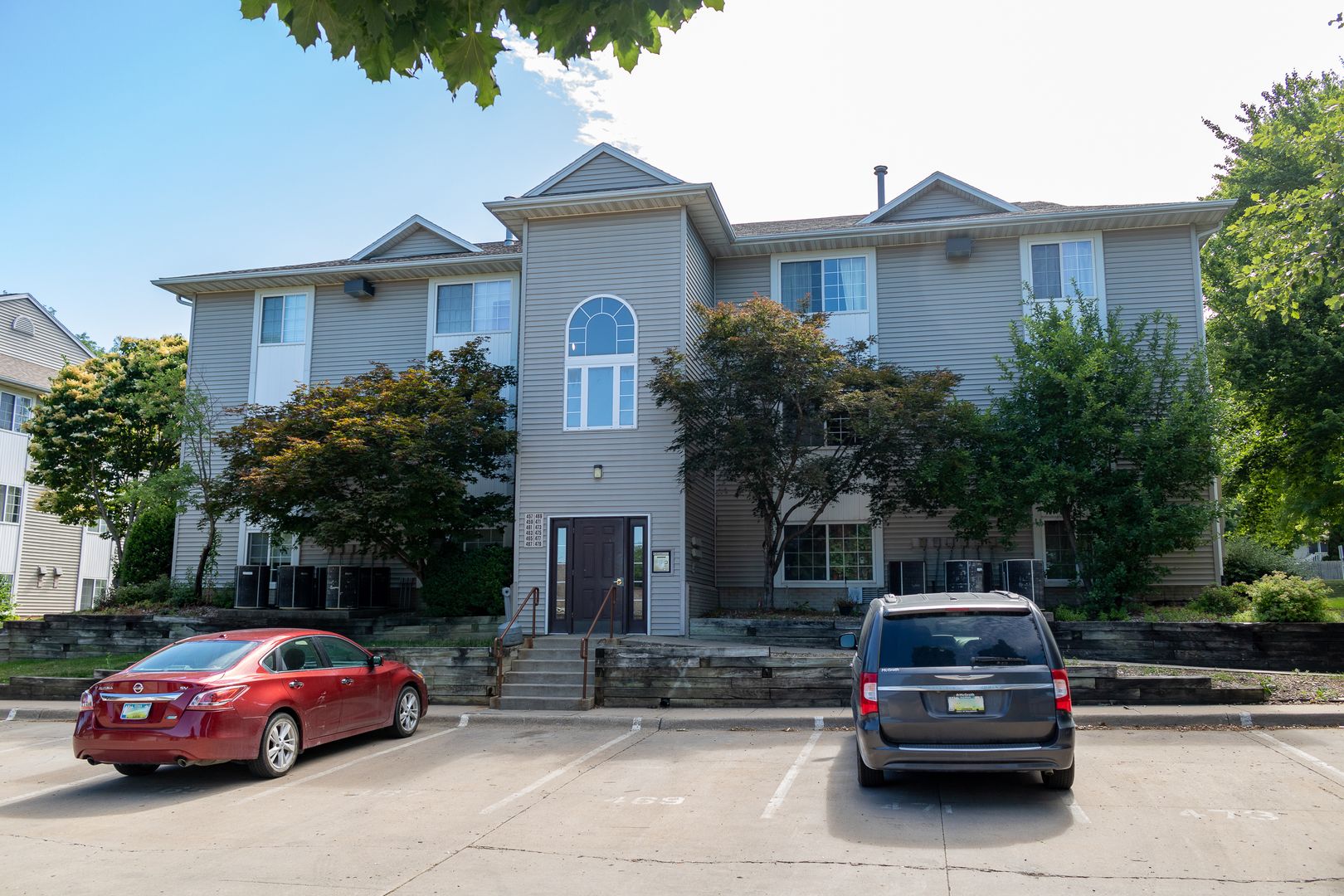 Iowa City Apartment: 457-479 S. Scott Boulevard