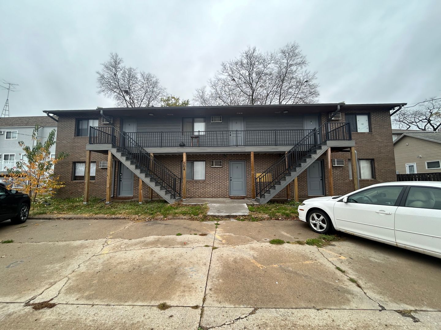Coralville Apartment: 504 2nd Avenue