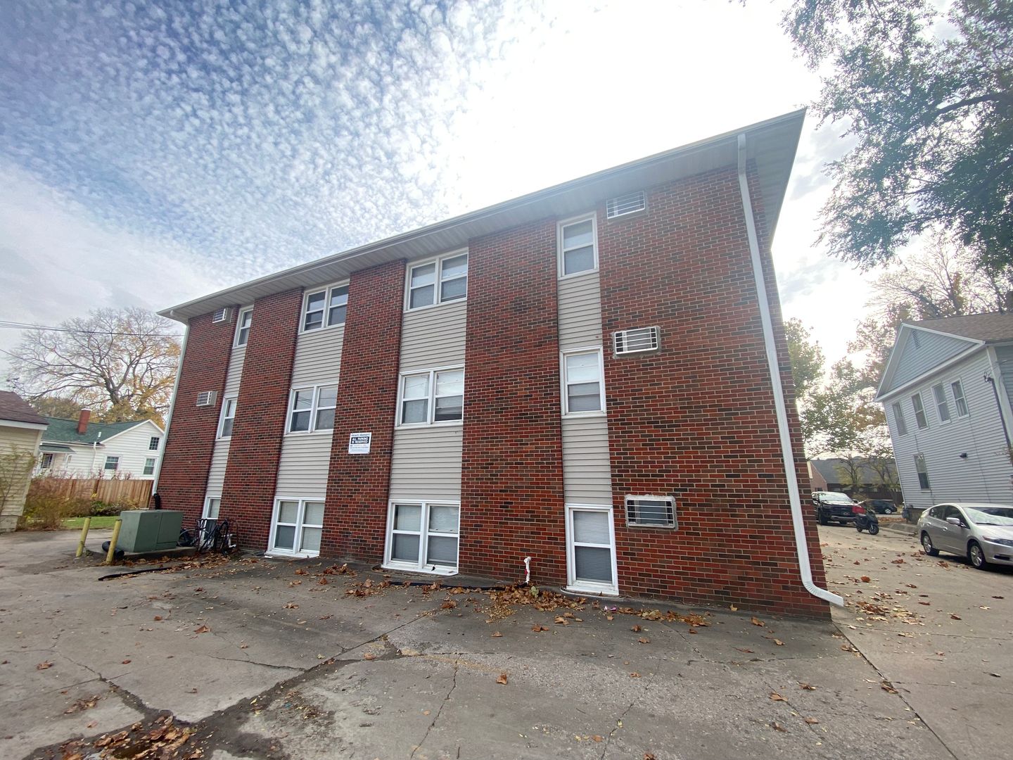 Iowa City Apartment: 614 E. Jefferson Street