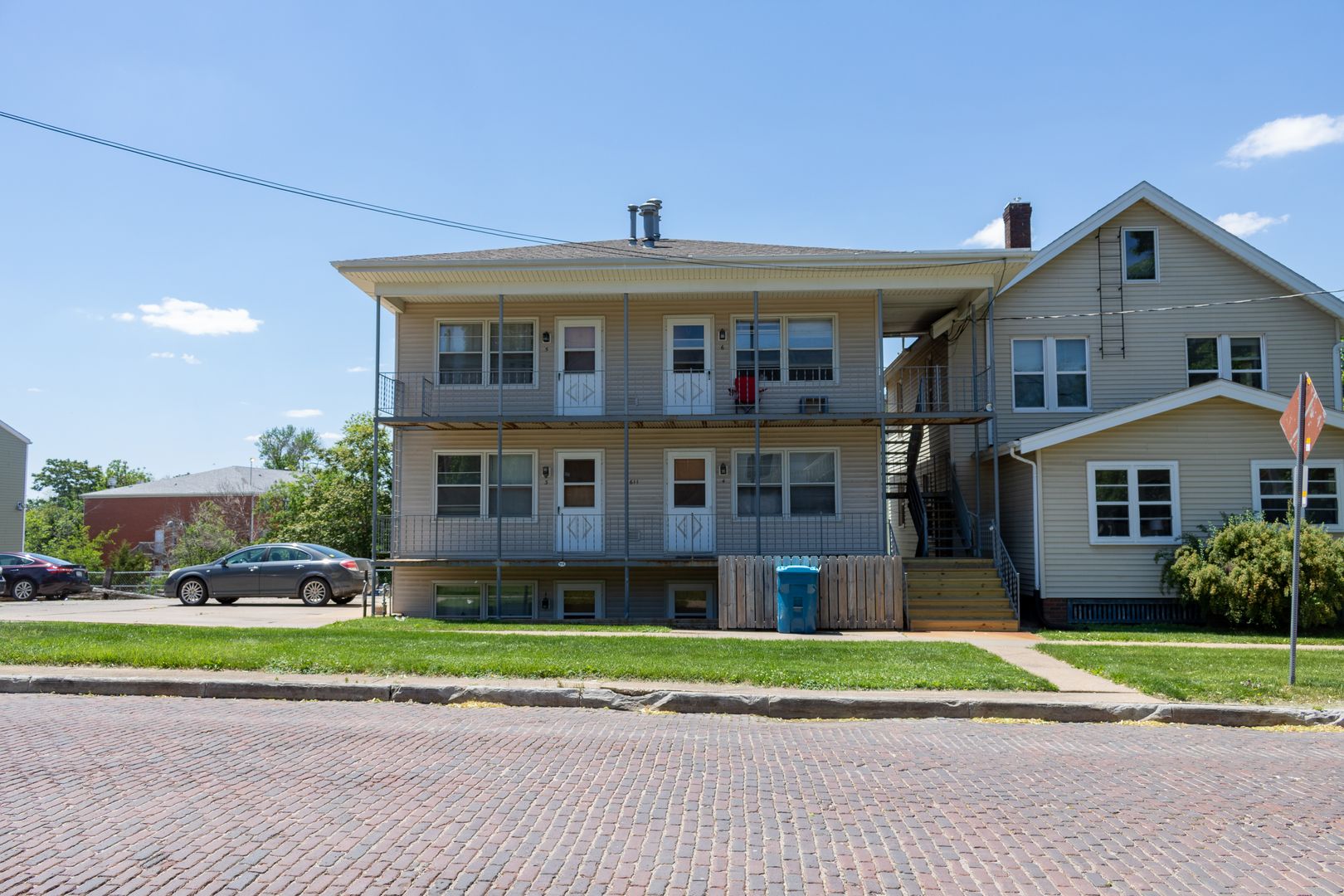 Iowa City Apartment: 611 S. Van Buren Street