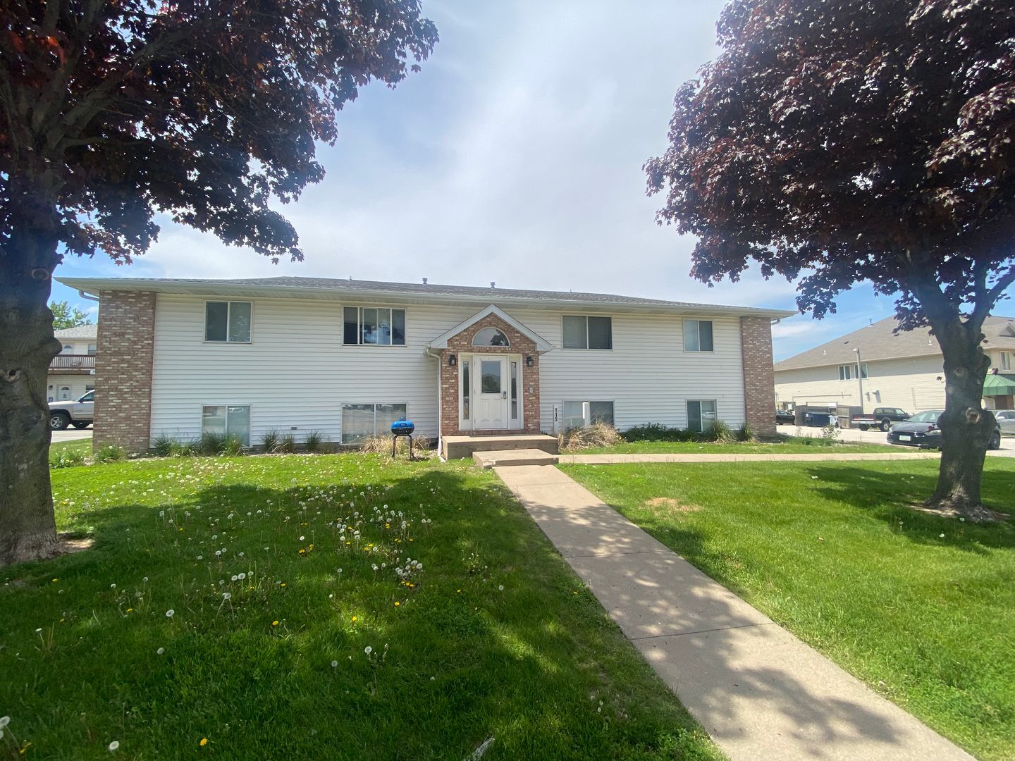 North Liberty Apartment: 115 Sugar Creek Lane