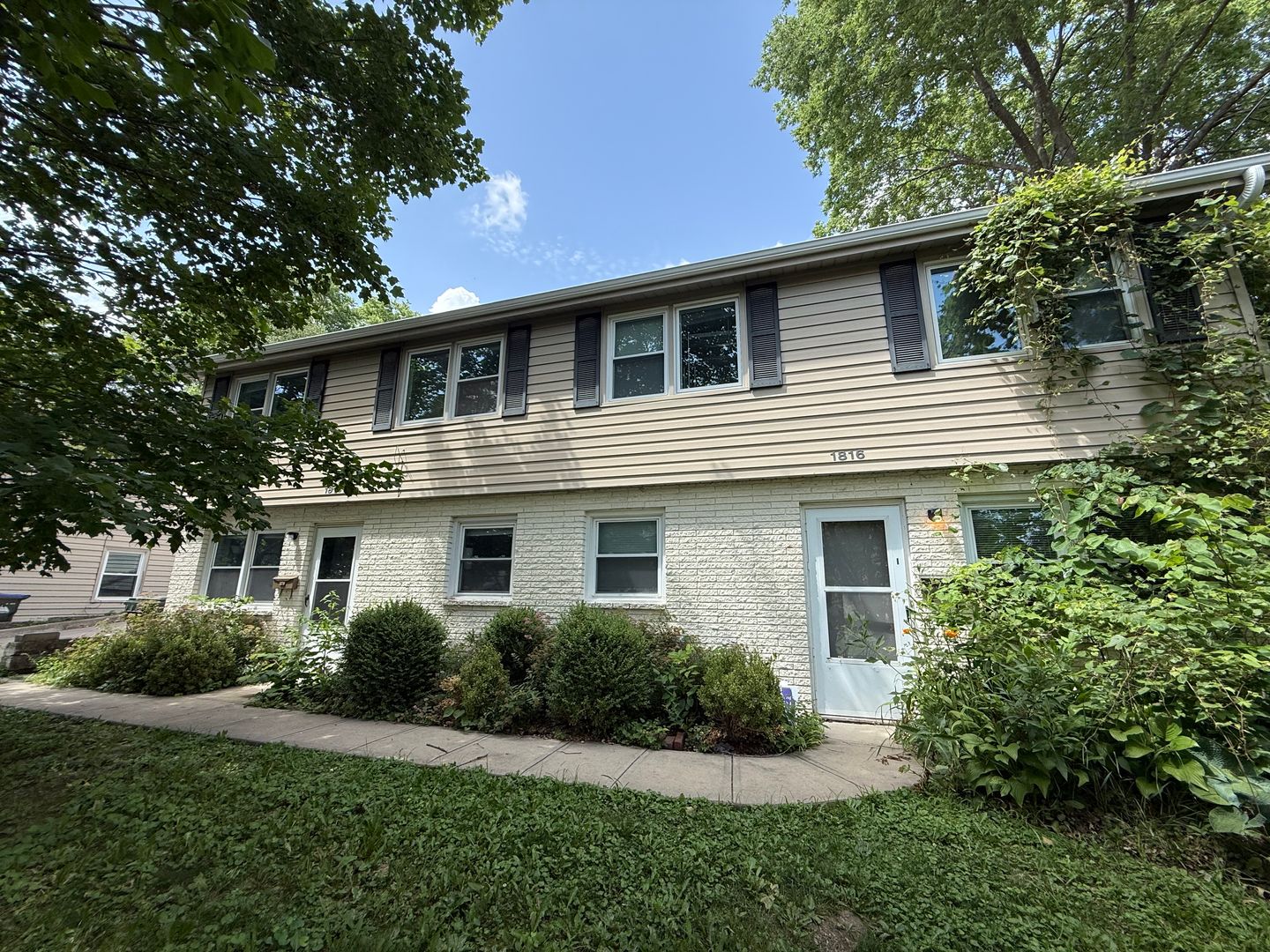Iowa City House: 1816 High Street