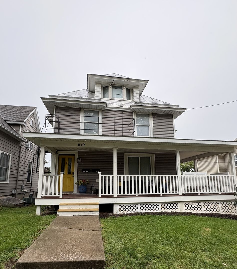 Iowa City House: 619 E. Burlington Street
