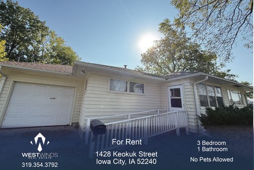 $1,700 | 3 Bedroom, 1 Bathroom House | No Pets | Available for Immediate Move In! – photo 1