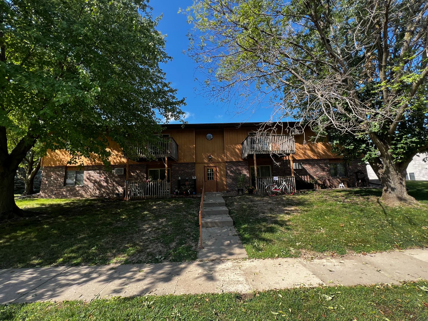 Iowa City Apartment: 3414 E Court Street