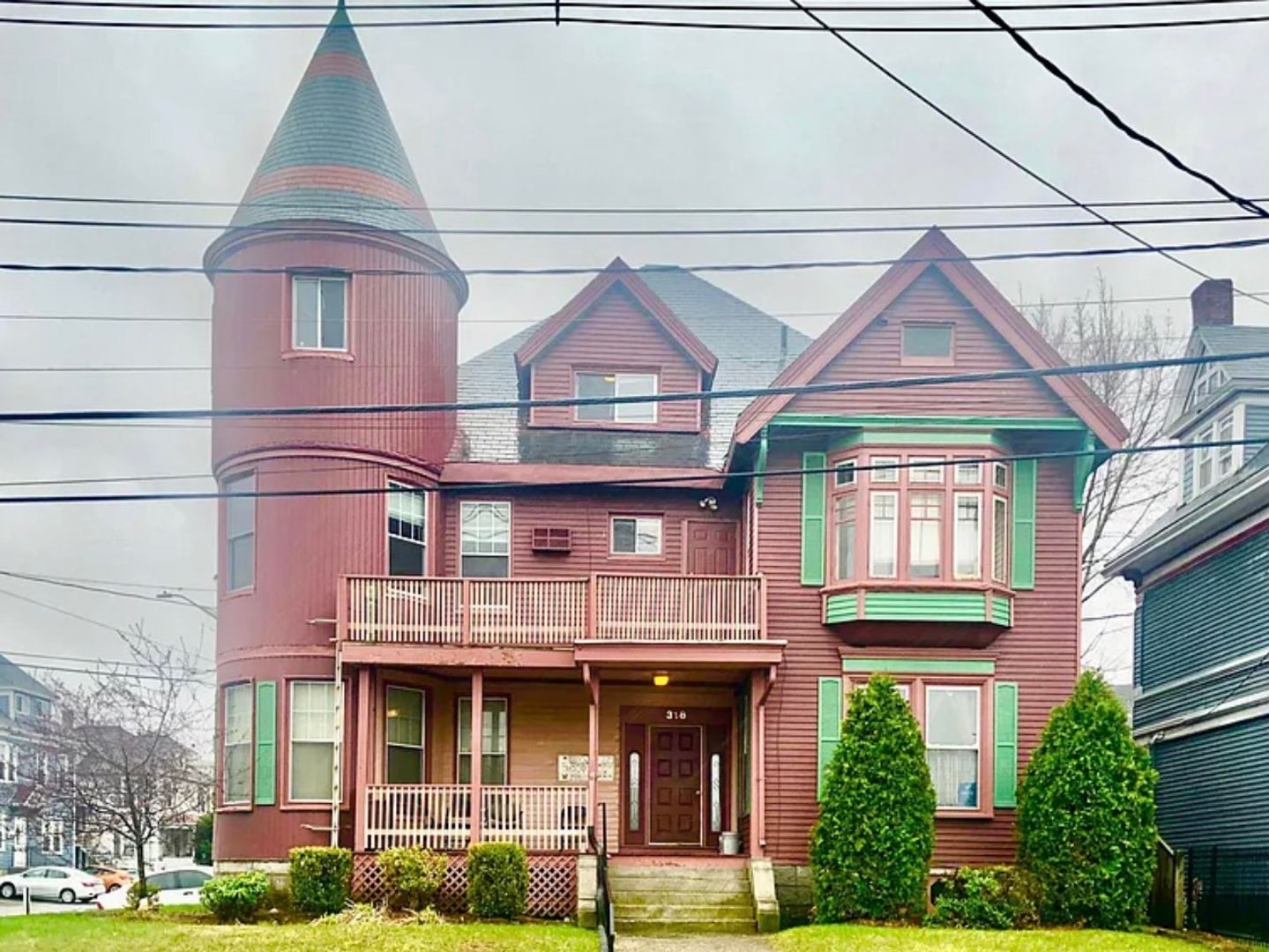 Lowell Apartment: 318 Pawtucket Street