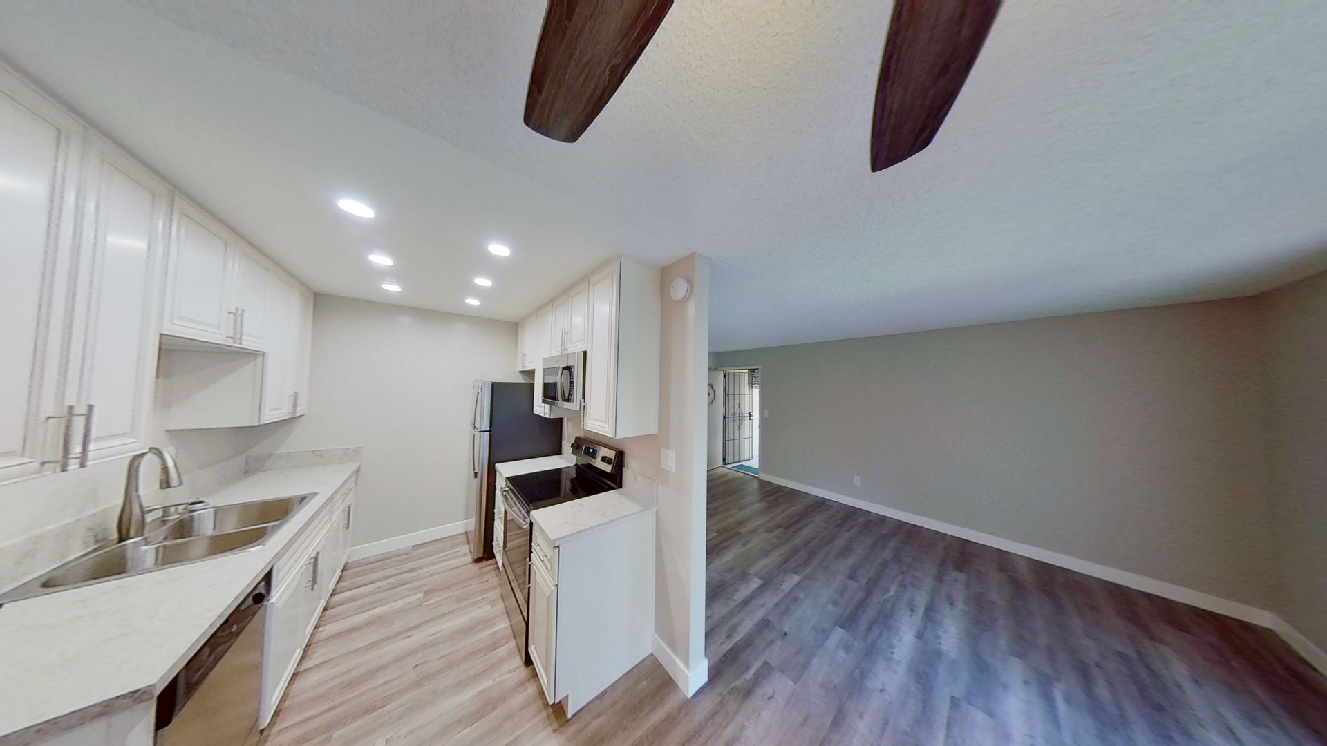 Chula Vista Apartment: 122 3rd Ave.