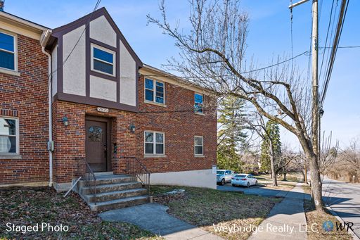 Gorgeous Newly Rennovated Apartment at Pleasant Ridge!!! – photo 1