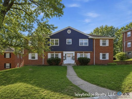 ✨ Updated 2-Bedroom Apartment with Private Balcony & Stainless Steel Appliances in Westwood ✨ – photo 1