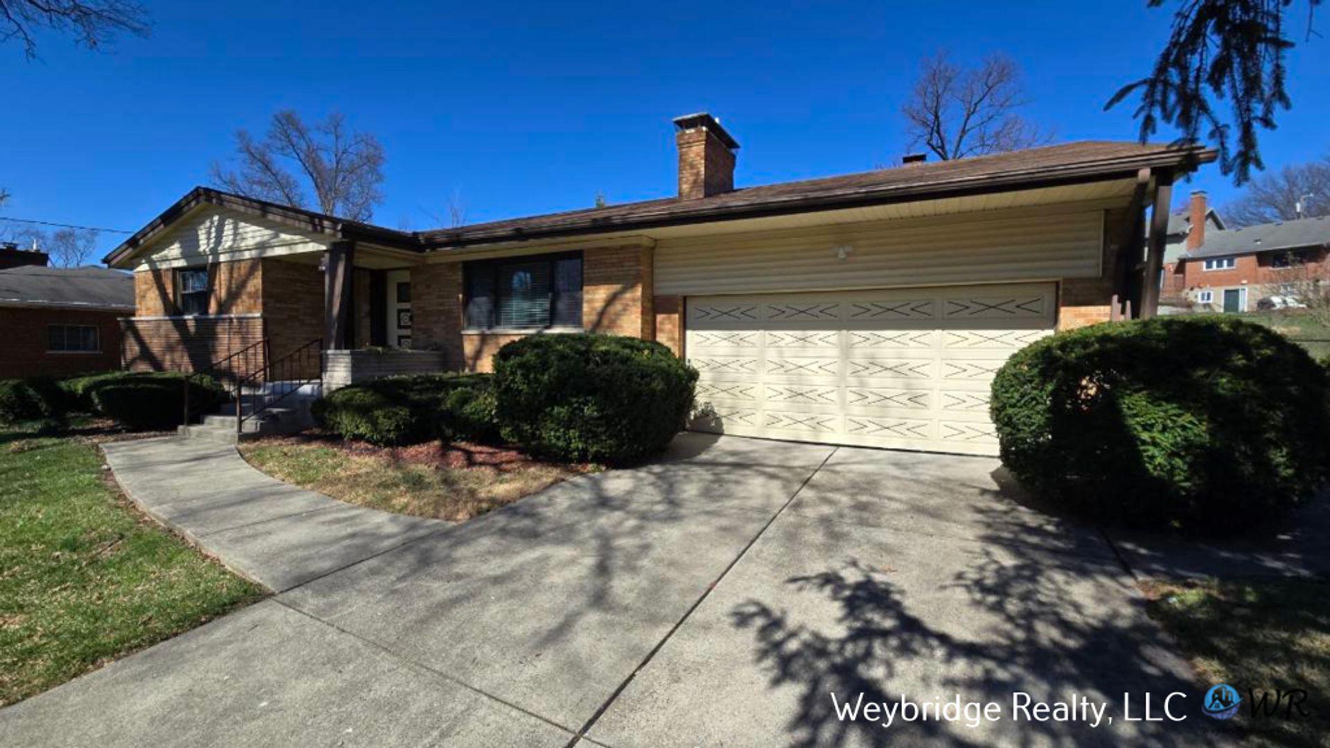 Cincinnati House: 5710 Kirby Ave, Cincinnati, OH  45239