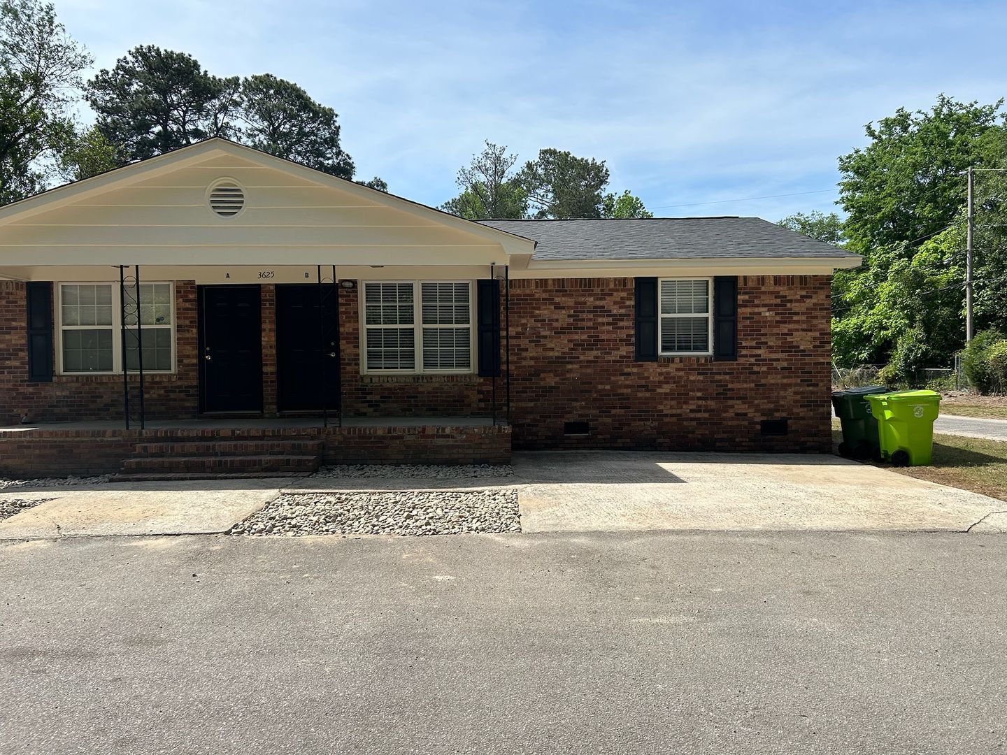 Columbia Apartment: 3625 Hickory Street