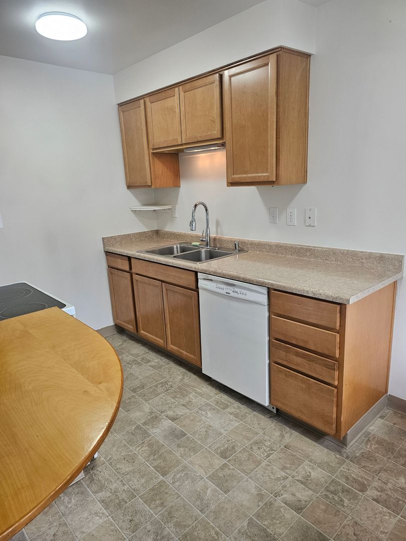 SeaTac Apartment: 3051 S. 188th St.