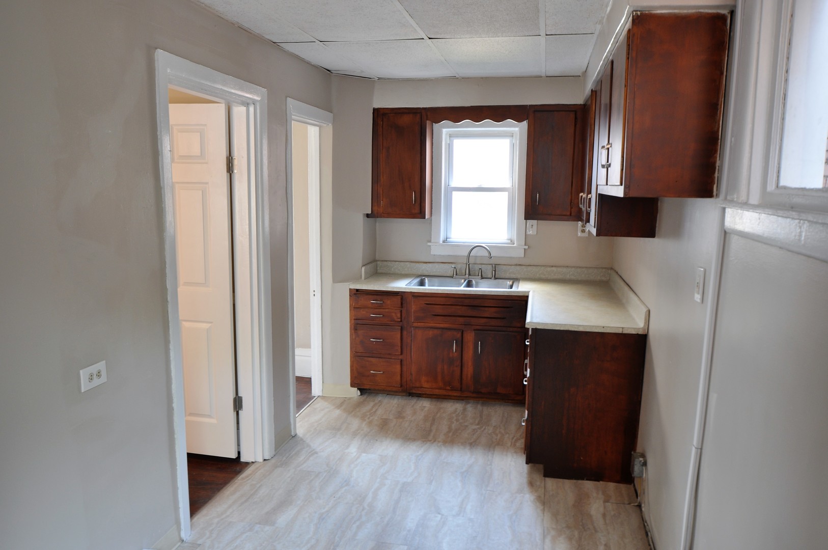 NO APPLICATION FEE!! Completely Renovated and Updated 1 Bedroom Apartment in Beaver Falls