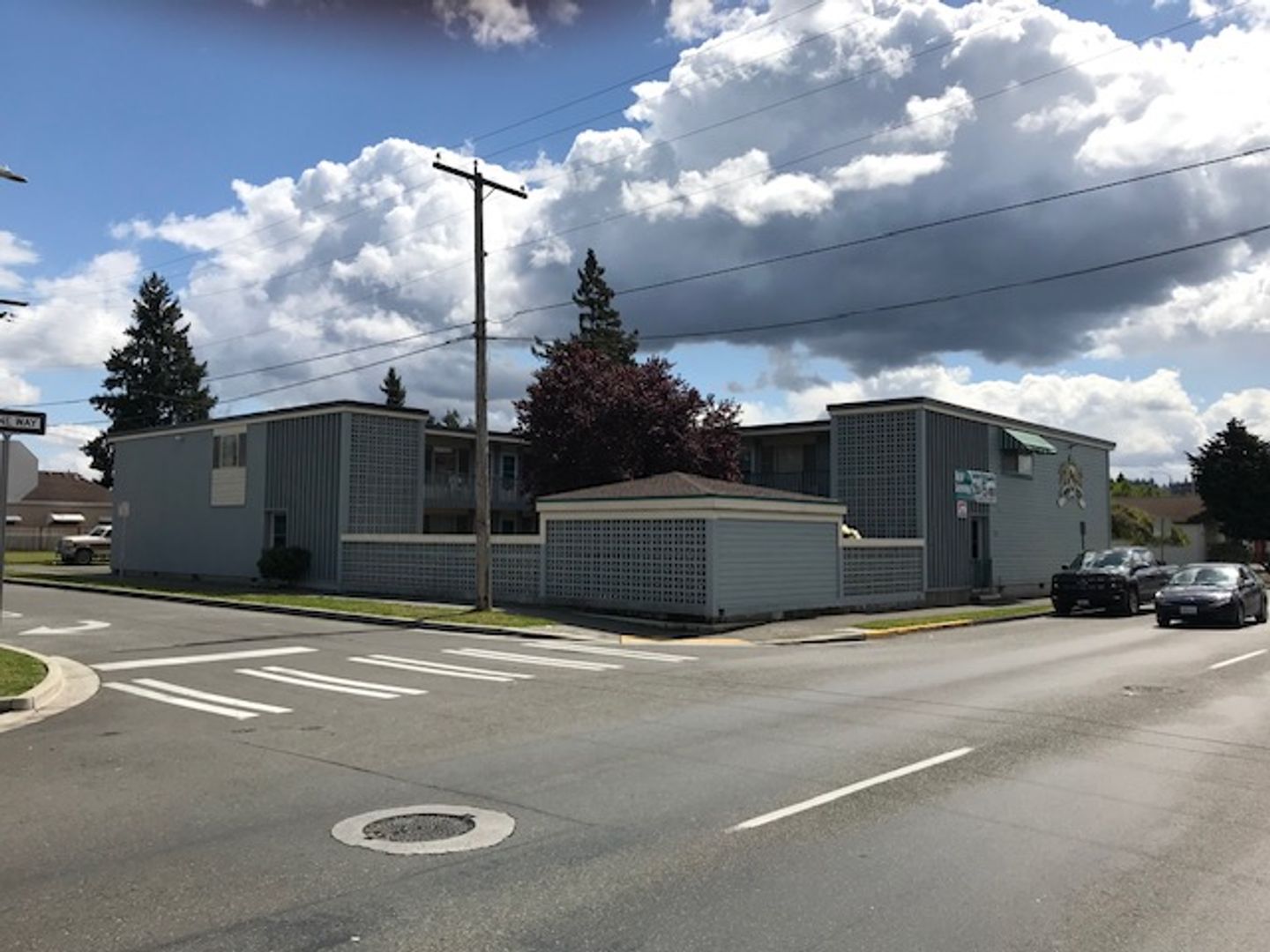 Puyallup Apartment: 319 2nd St NE