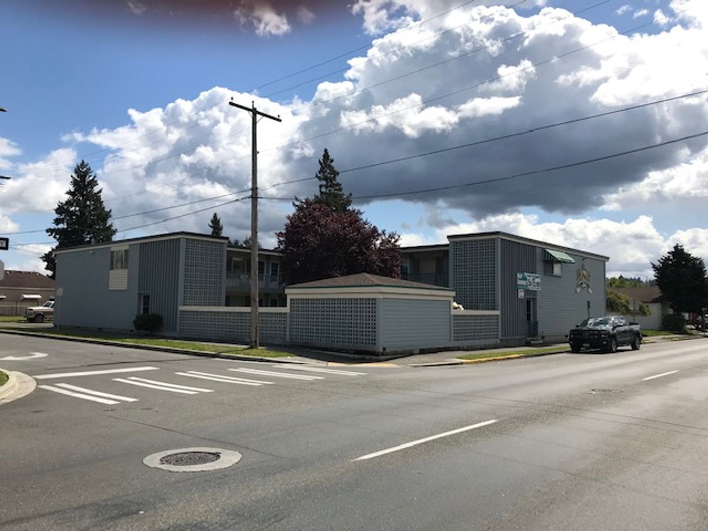 Puyallup Apartment: 319 2nd St NE
