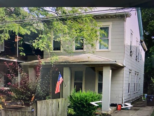 Family home – photo 1