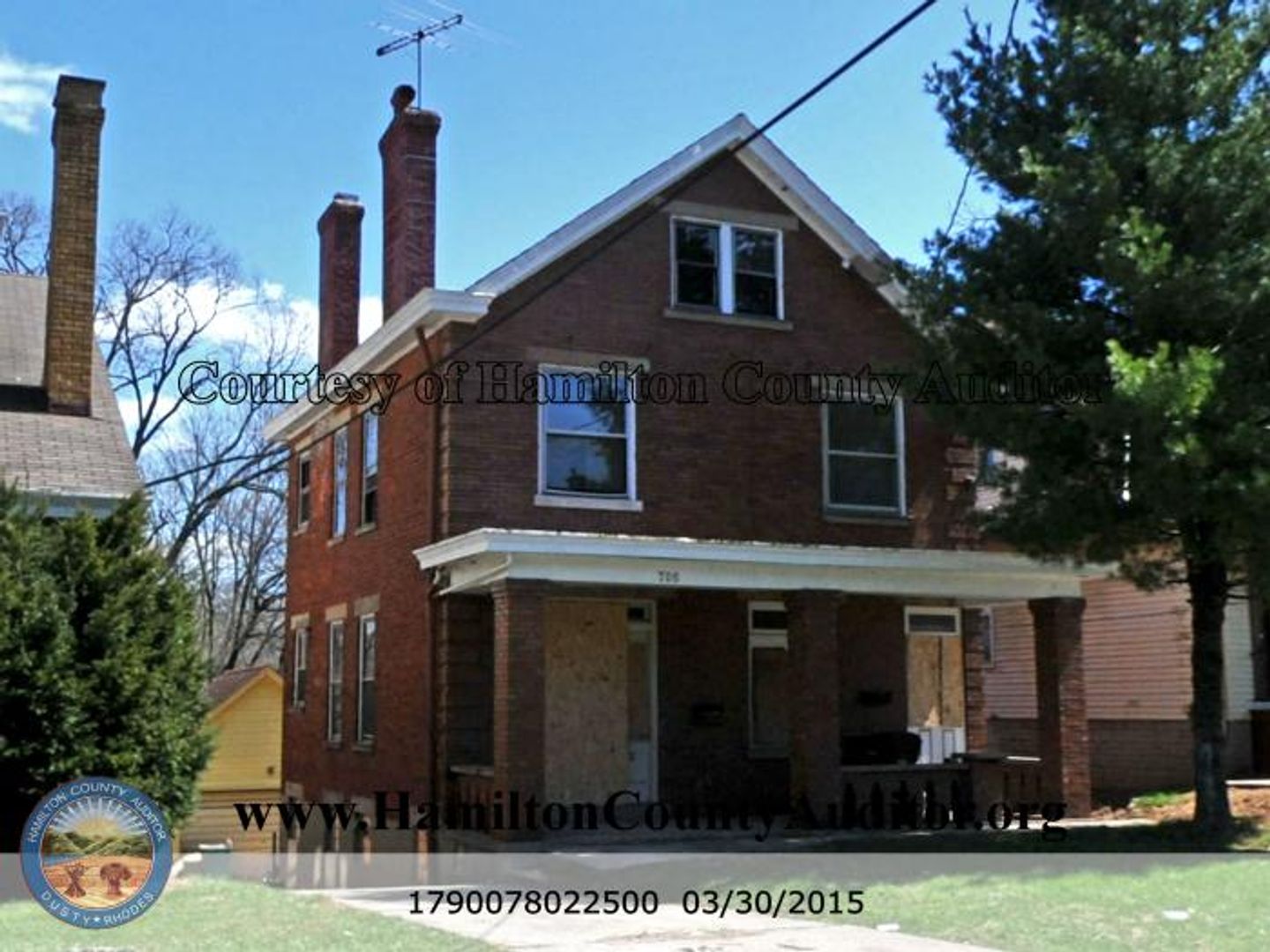 Cincinnati Apartment: 706 Trenton