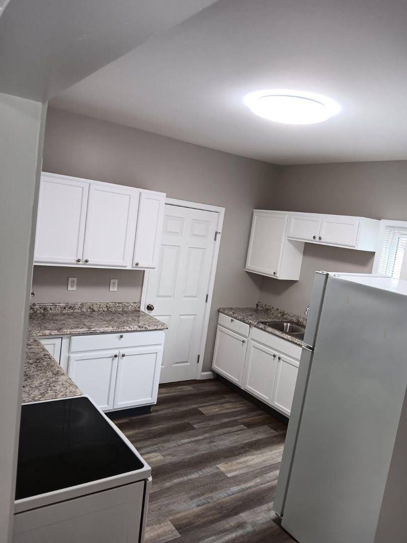 Topeka House: 315 SW Roosevelt