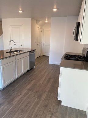 New Townhouse in great Washington location – photo 1