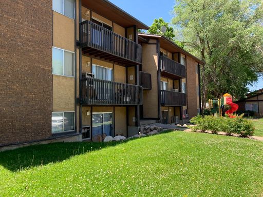 2 bed 1 bath apartment with Fridge, stove, Laundry on site, Storage shed and off street parking. – photo 1