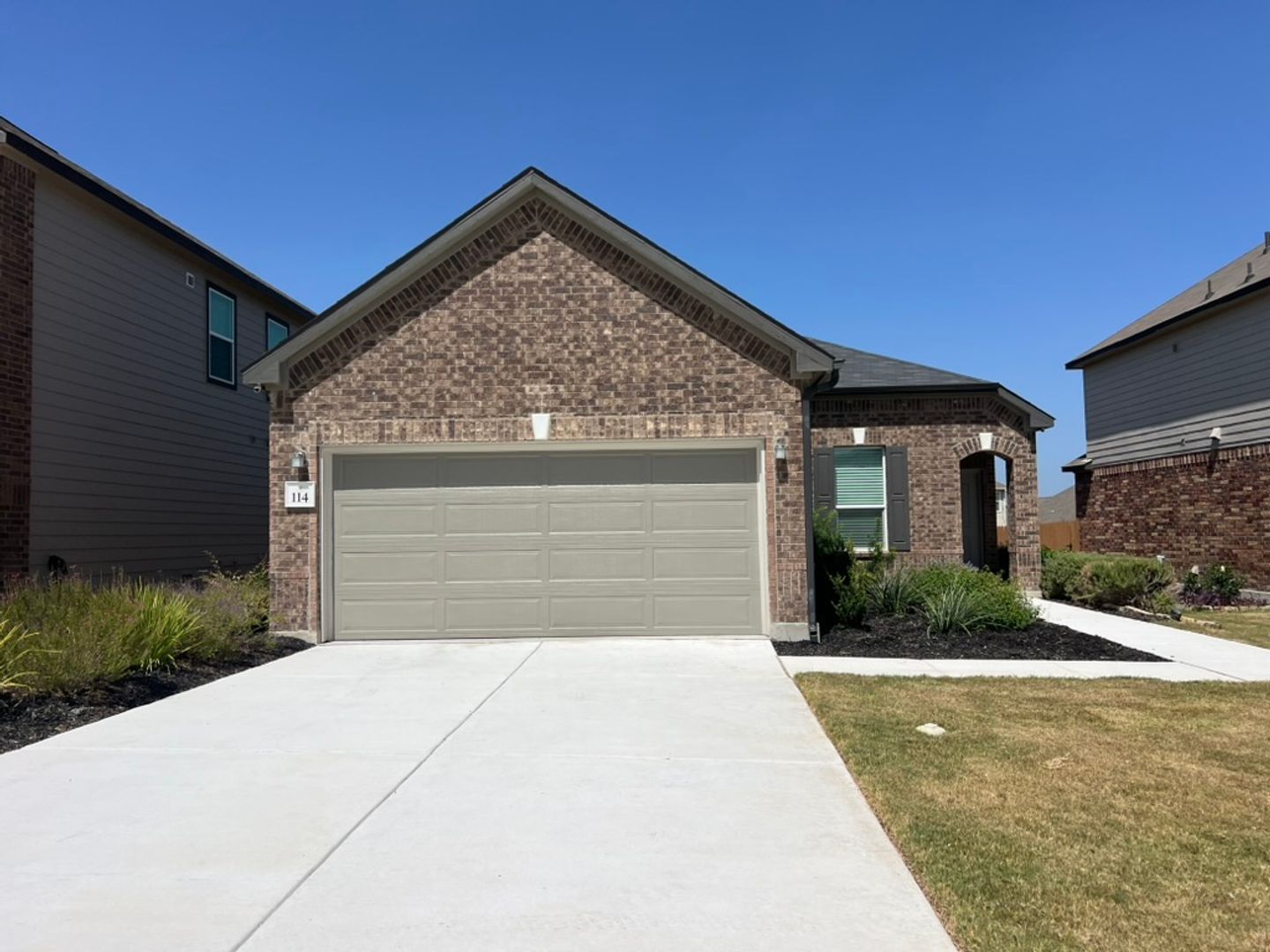 Boerne House: 114 E Granite Shores Drive