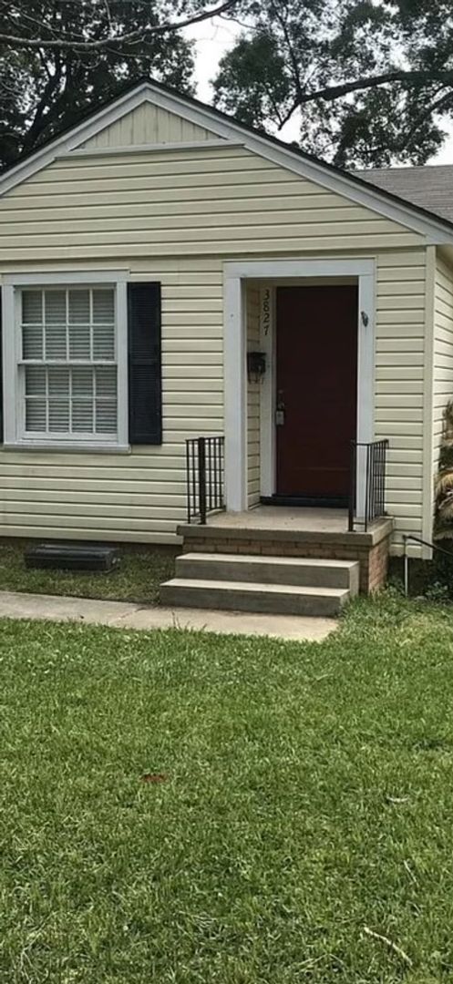 Shreveport House: 3827 Maryland St.
