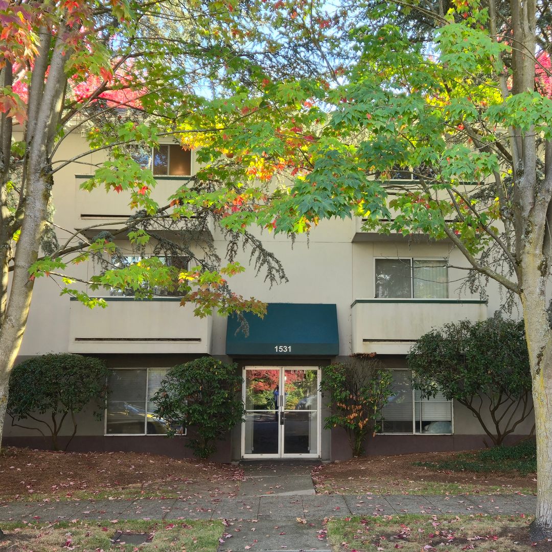 Seattle Apartment: 1531 NW 61st St.