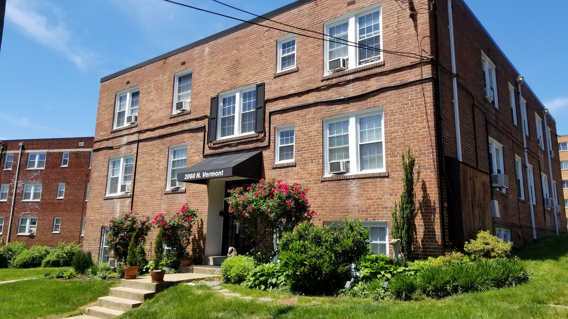 Arlington Apartment: 2060 N Vermont Street