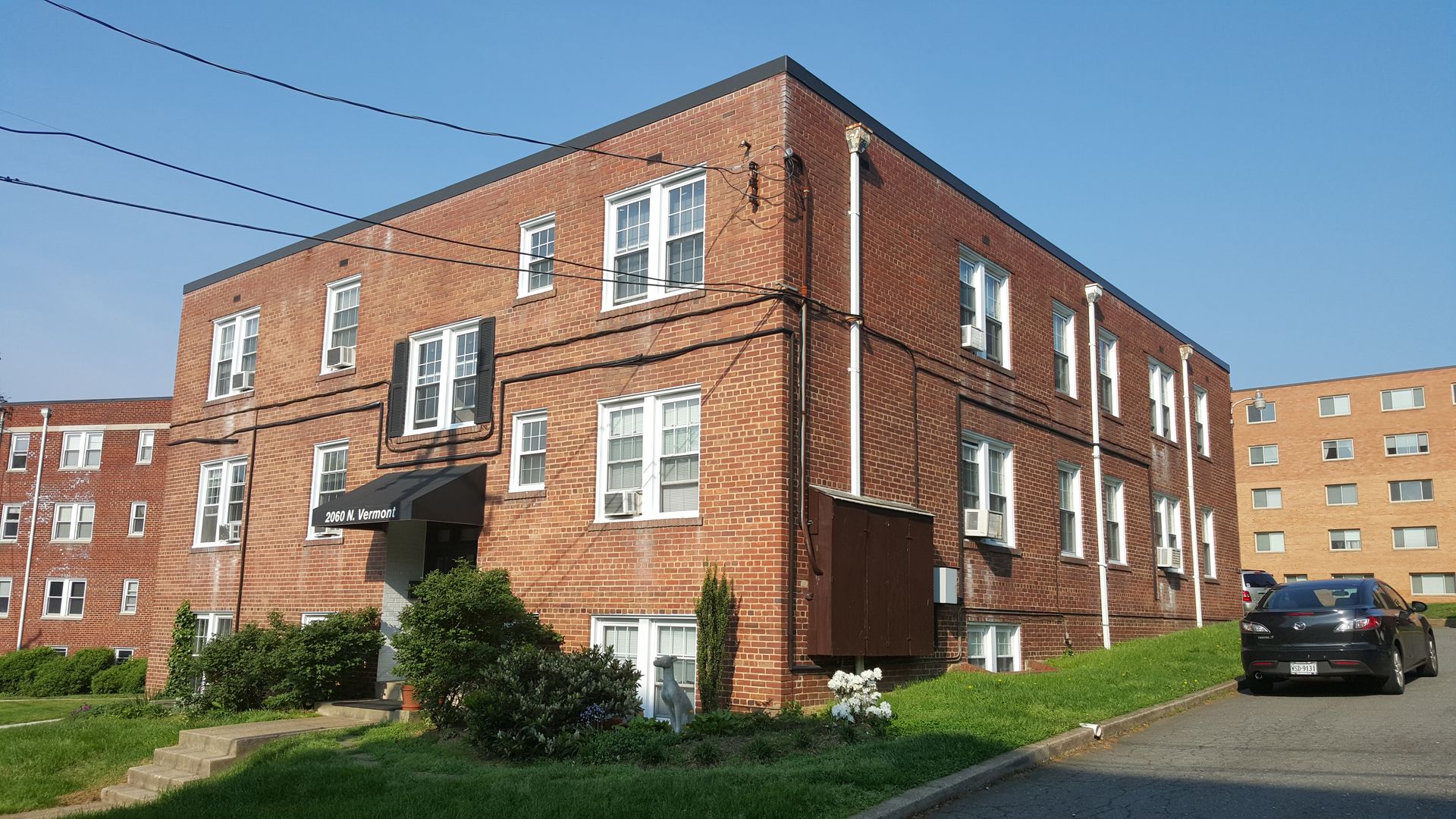 Arlington Apartment: 2060 N Vermont Street