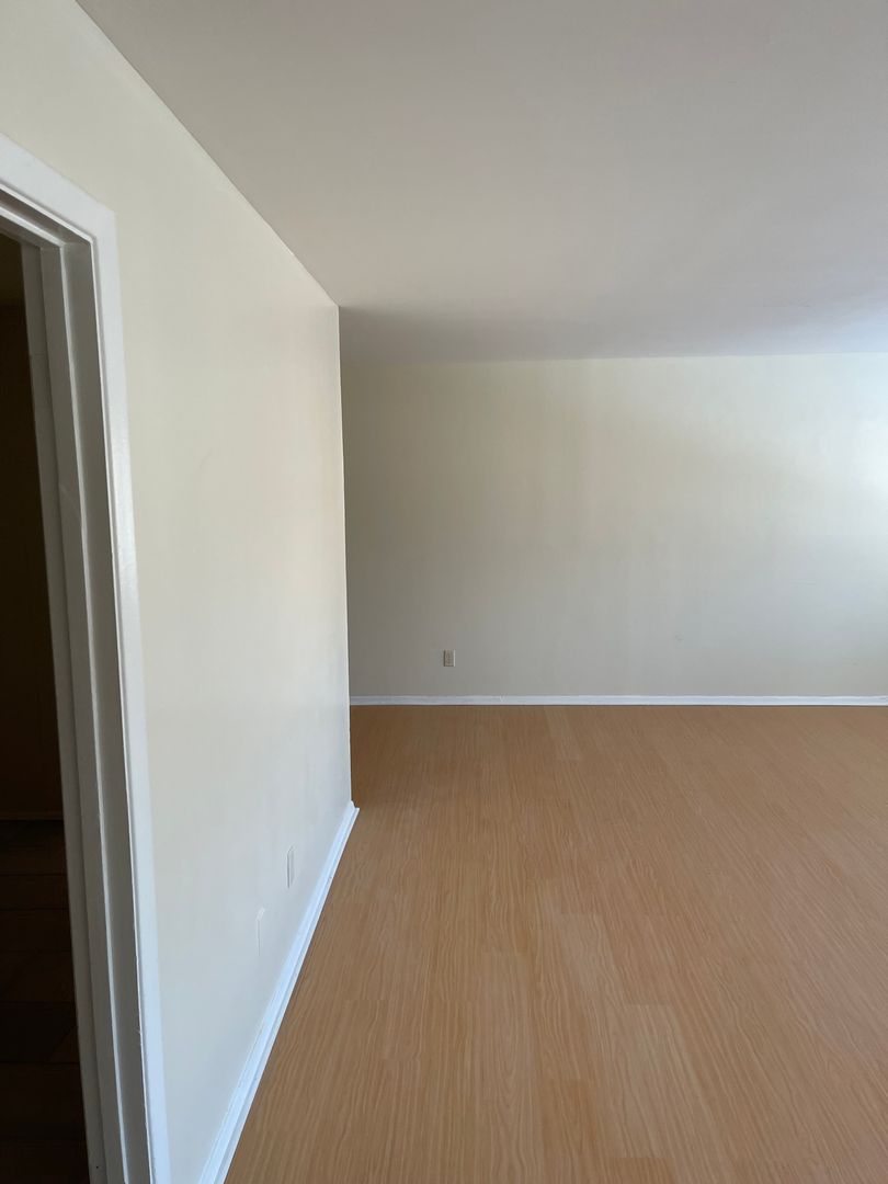 DAYTON Apartment: 1570 WOODMAN DRIVE