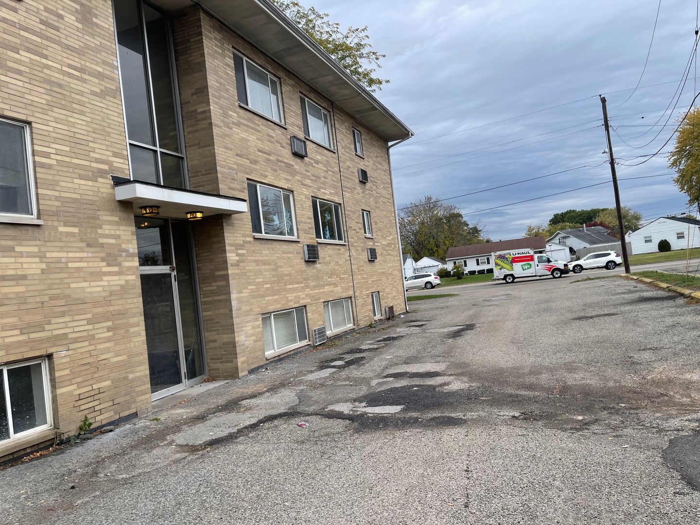 DAYTON Apartment: 1570 WOODMAN DRIVE