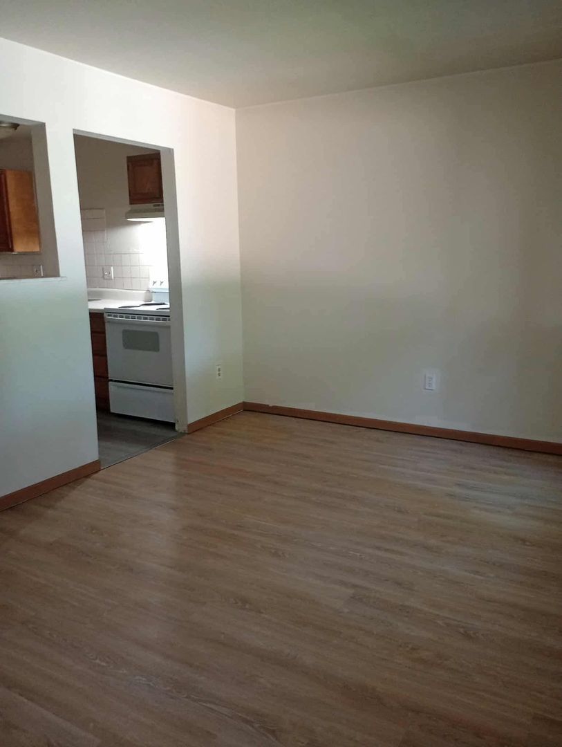 Park hills Apartment: 101 Swan Drive