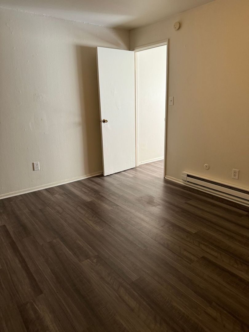 High Ridge Apartment: 2404 Williams Creek Road