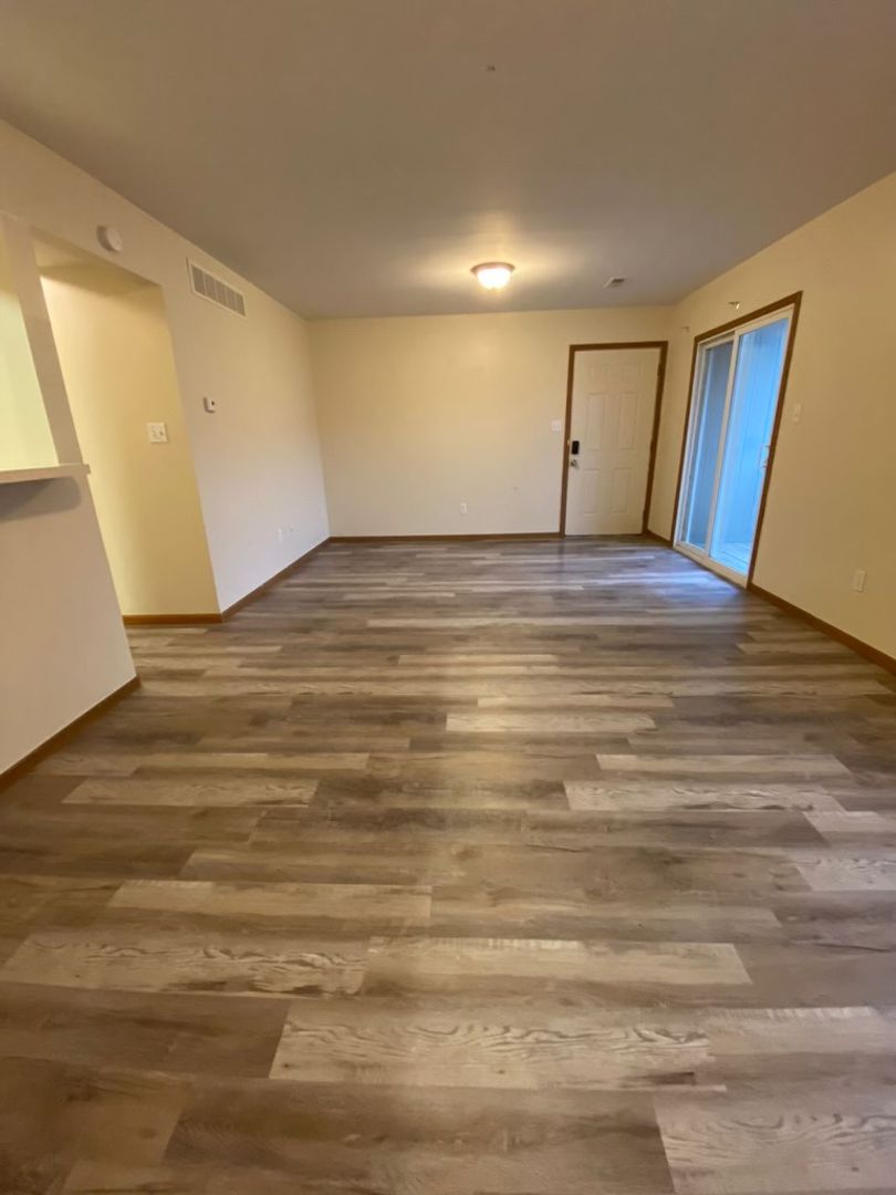 Desloge Apartment: 1009 Hawthorne Street