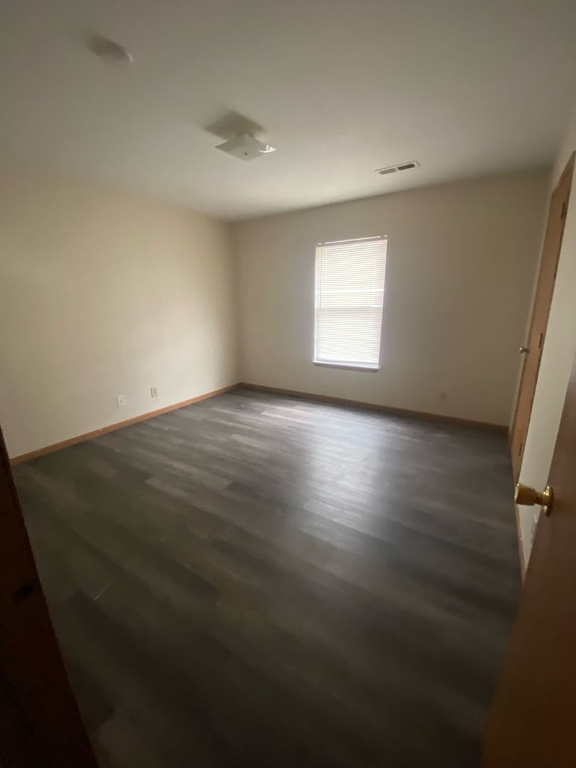 Desloge Apartment: 1009 Hawthorne Street