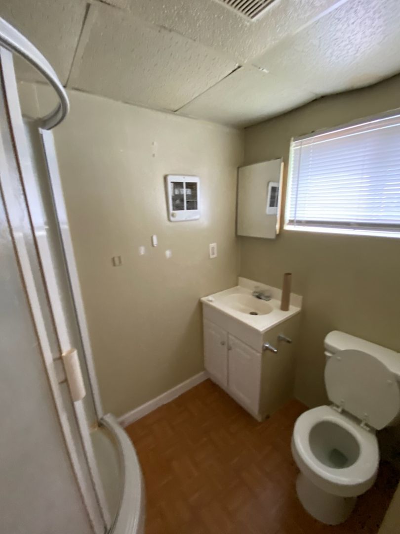 Fenton Apartment: 373 Corisande Hill