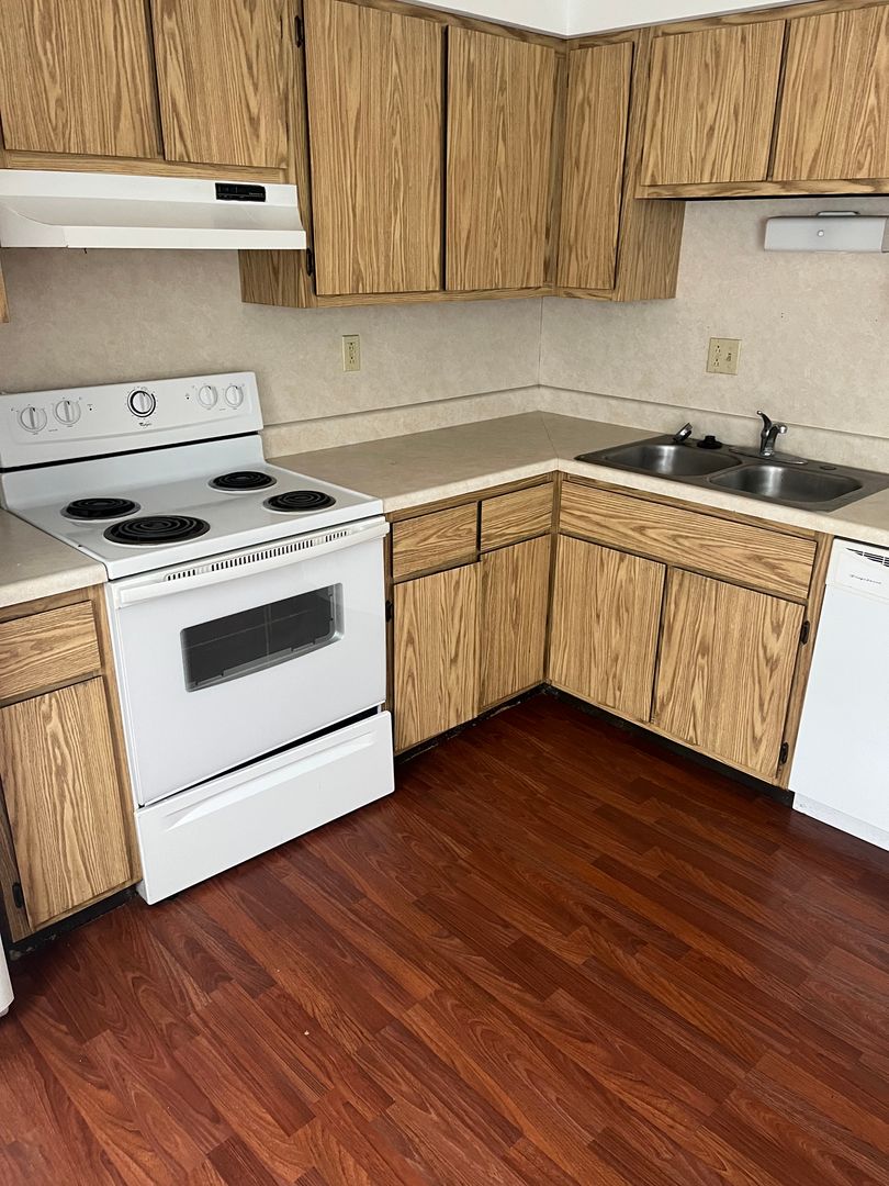 Festus Apartment: 1210 West Main St