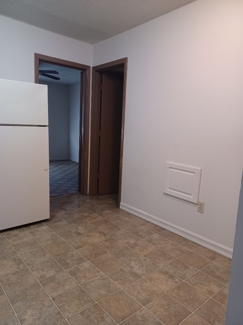 Park hills Apartment: 101 Swan Drive