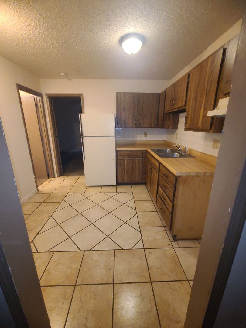 Park hills Apartment: 101 Swan Drive