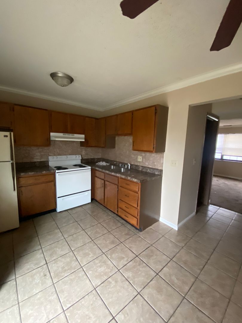 Park hills Apartment: 101 Swan Drive