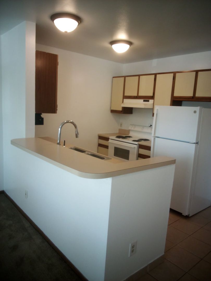 Hillsboro Apartment: 101 Timber Ridge Hwy 21