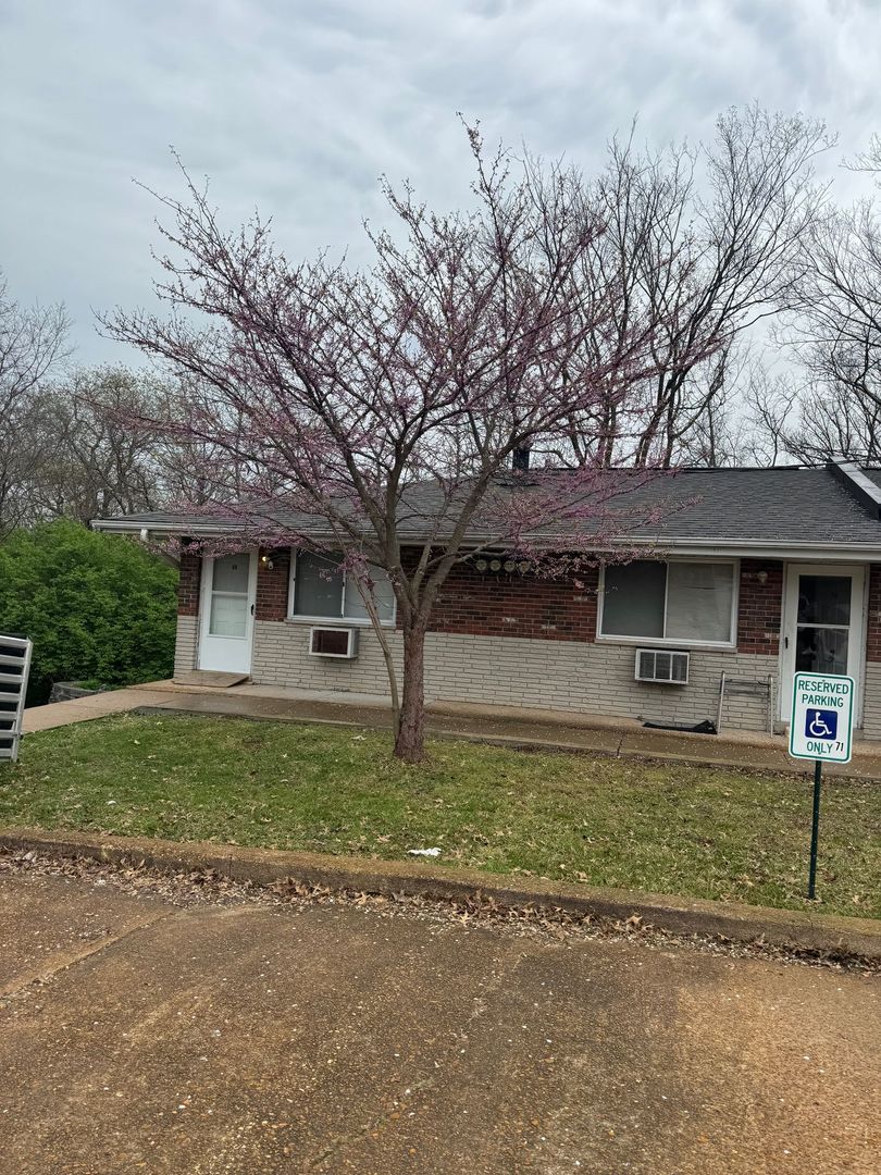 High Ridge Apartment: 2404 Williams Creek Road