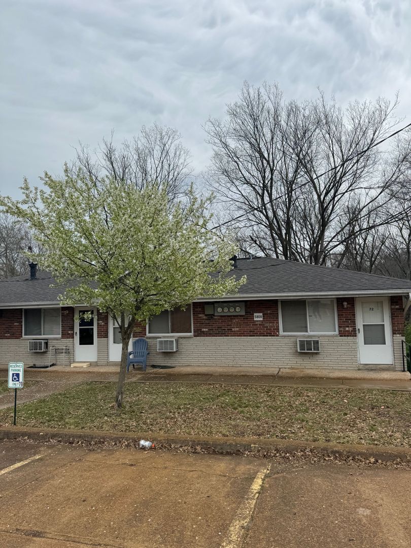 High Ridge Apartment: 2404 Williams Creek Road