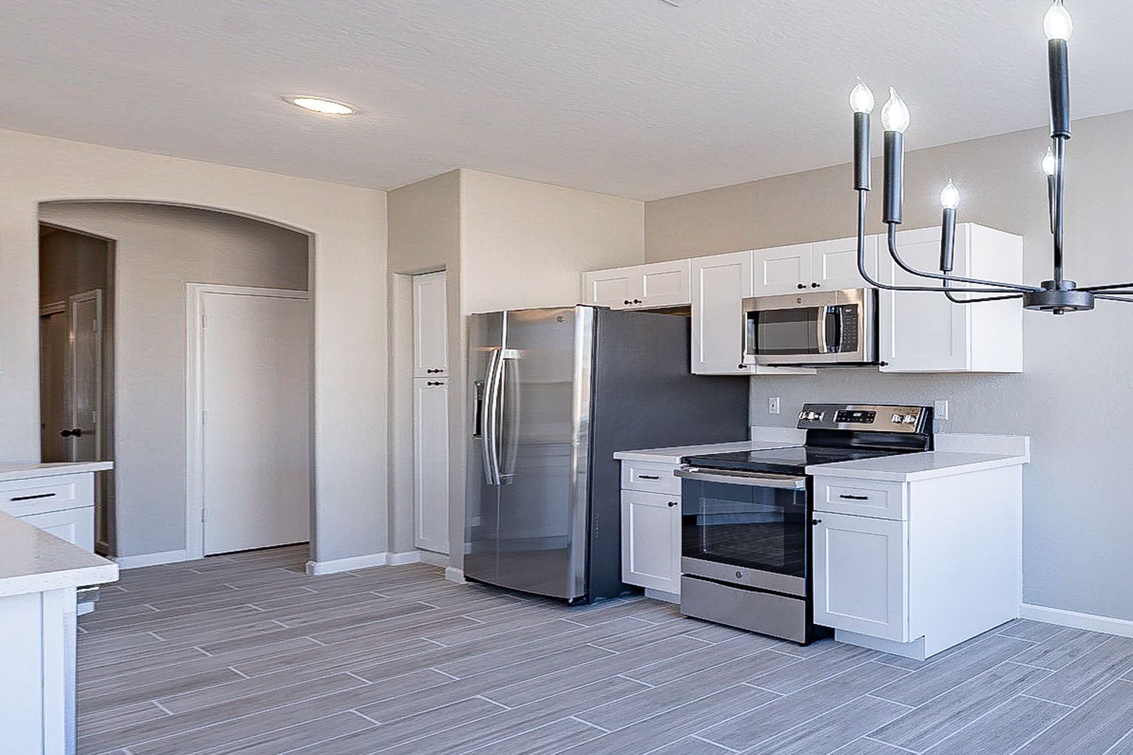 Avondale House: 12614 W Earll Dr