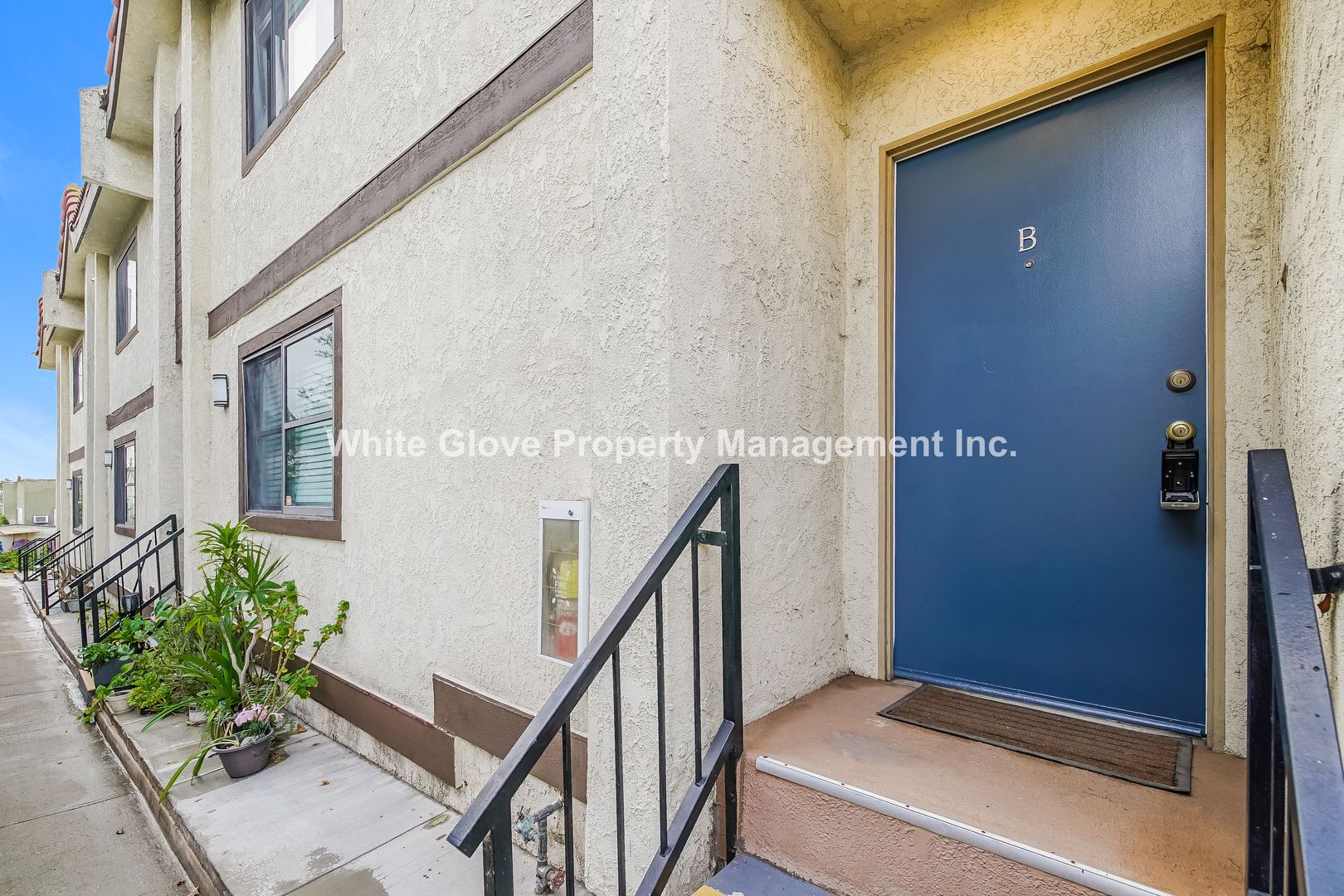 Alhambra Apartment: 2704 Birch St.