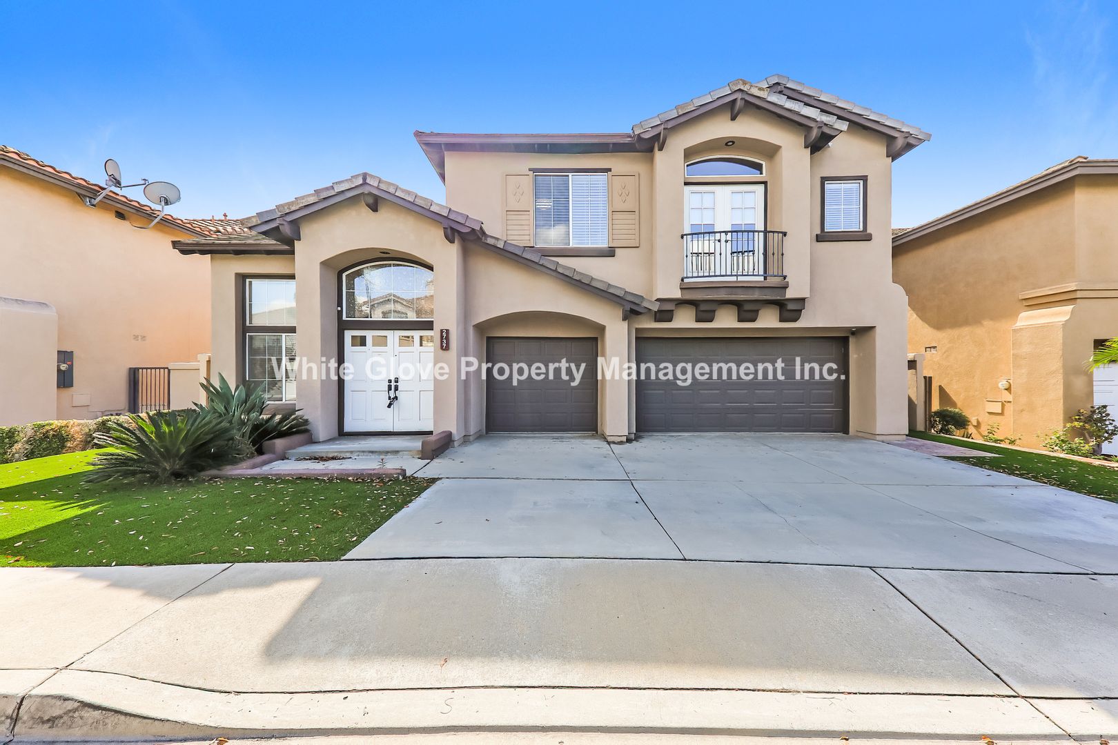 Fullerton House: 2737 Ashwood Circle