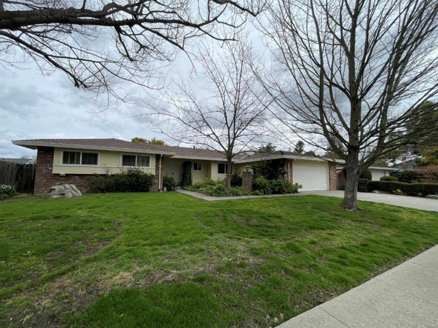 Sacramento House: 6253 Fennwood Ct
