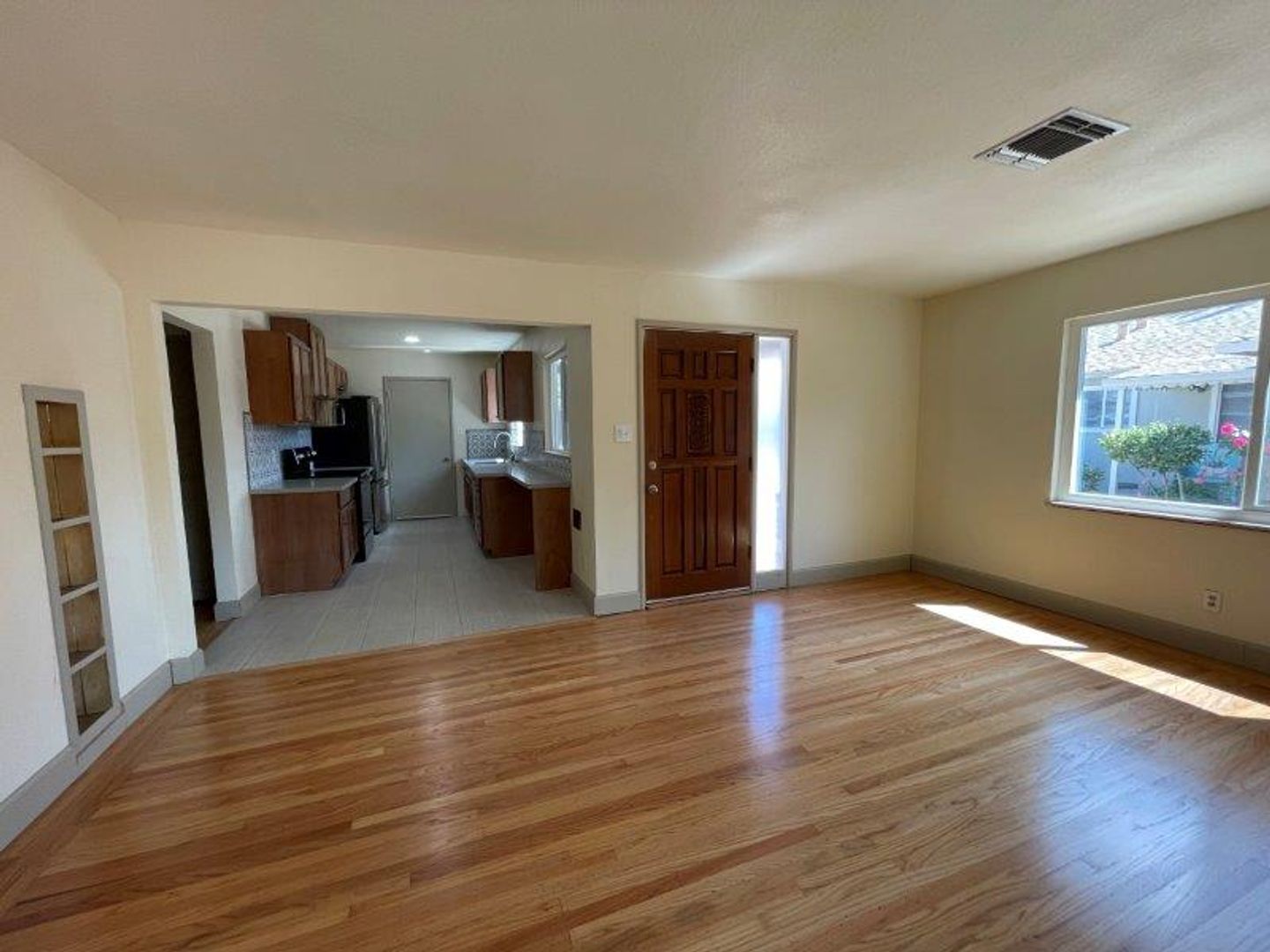 Sacramento House: 2870 59th St