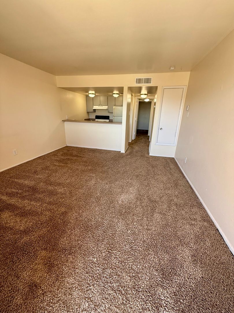 Albuquerque Apartment: 1520 University Boulevard NE